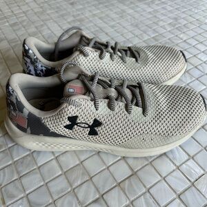 Under Armour Beige Mesh Trainers with Black Logo and Camo Heel